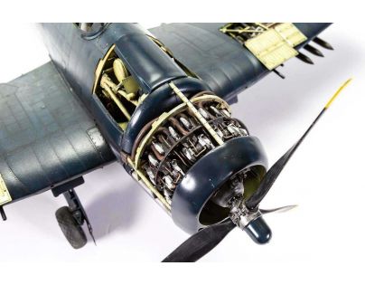 Airfix Classic Kit letadlo Grumman F6F5 Hellcat 1:24