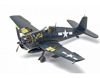 Airfix Classic Kit letadlo Grumman F6F5 Hellcat 1:24