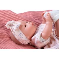 Antonio Juan 14258 Bimba mrkací panenka miminko se zvuky a měkkým látkovým tělem 37 cm 5