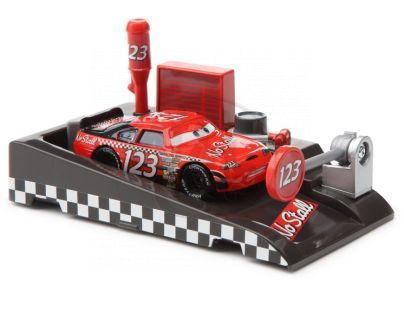 Autíčko se startovací dráhou CARS