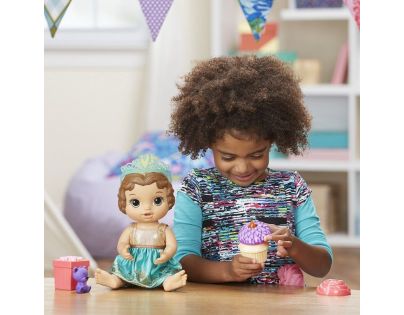 Baby Alive Narozeninová tmavovlasá panenka