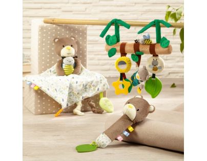 BabyOno Hračka na zavěšení Zahradník Teddy 22 cm