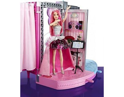Barbie 2v1 pódium a zákulisí