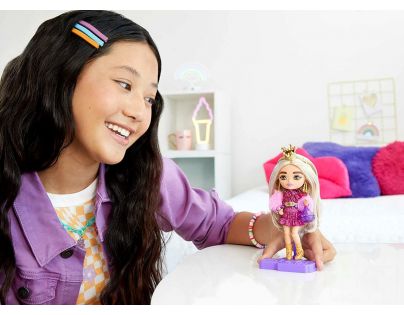Barbie Extra Minis Zlatá korunka