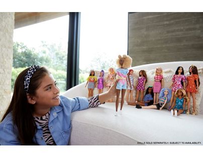 Barbie modelka 30 cm Ohnivé tričko a kostkovaná sukně