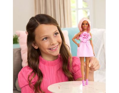 Barbie Modelka - růžové šaty s růží