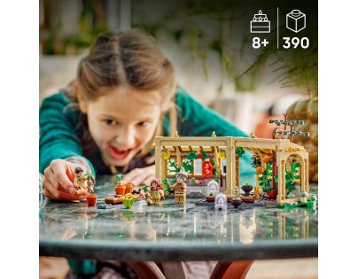 LEGO® Harry Potter™ 76445 Bradavický hrad: Hodina bylinkářství