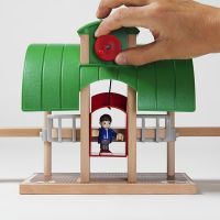 Brio Vláčkodráha velká s výhybkami, mostem a nástupištěm 42 dílů - Poškozený obal 5