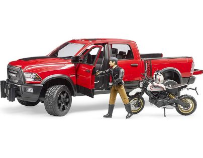 Bruder 02502 RAM 2500 Power Wagon s Scramblerem Ducati Desert Sled a řidič - Poškozený obal