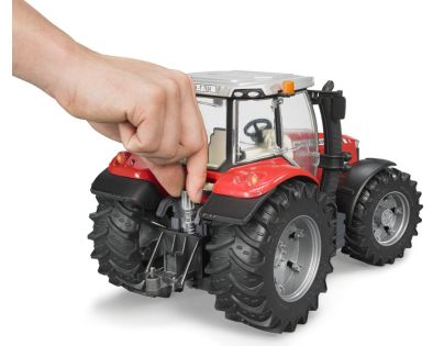 Bruder 03046 Traktor Massey Ferguson 7624 - Poškozený obal