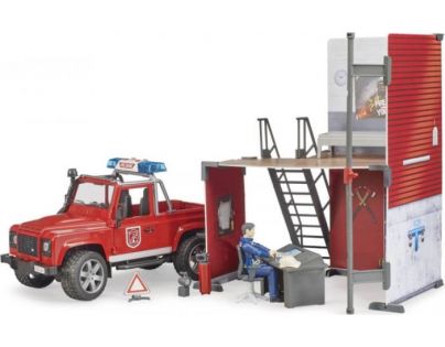 Bruder 62701 Land Rover Defender hasiči se stanicí 1:16