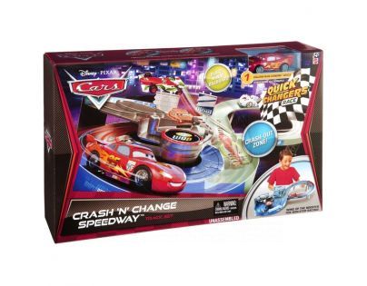 MATTEL Cars 2 - Hrací sada s měnitelnými prvky X0775