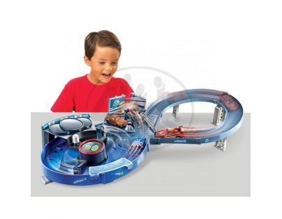 MATTEL Cars 2 - Hrací sada s měnitelnými prvky X0775