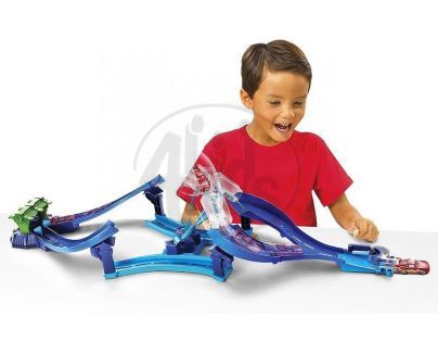 MATTEL V3615 - Cars 2 - Tokio Trackset