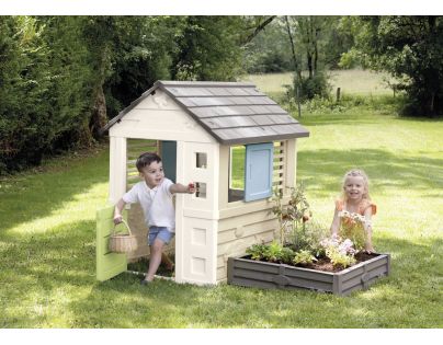 Smoby Domeček Life s čtvercovým pískovištěm záhonem