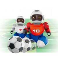 Dva Roboti s míčkem na dálkové ovládání a dvěma brankami