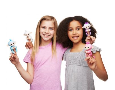 Fingerlings Opička třpytivá Amelia světle modrá