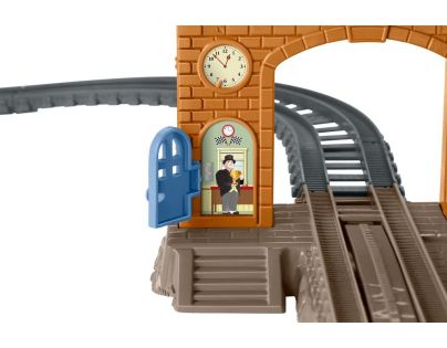 Fisher Price Mašinka Tomáš TrackMaster Set s nádražím