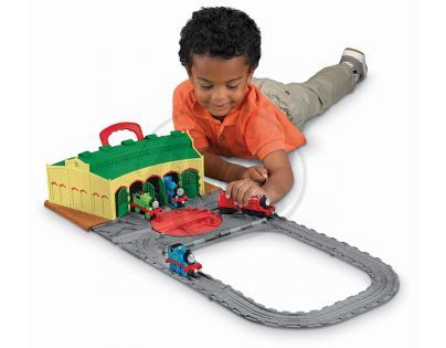 Fisher Price Take-n-Play R9113 - Tidmouthské depo s točnou