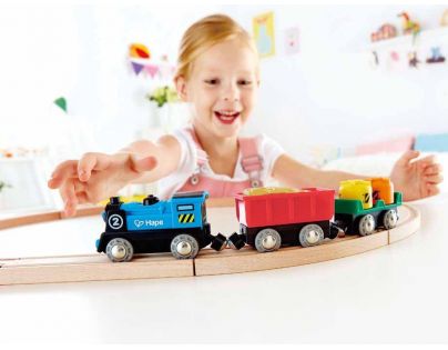 Hape Mašinka s vagonky