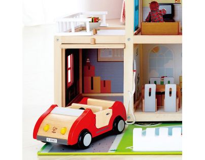 Hape Velký rodinný dům s garáží