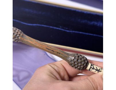 Noble Collection Harry Potter deluxe hůlka Albus Brumbál