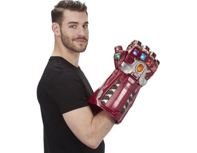 Hasbro Avengers Legends sběratelská Hulkova rukavice