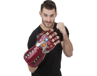 Hasbro Avengers Legends sběratelská Hulkova rukavice