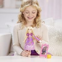 Hasbro Disney Princess Princezna s módními doplňky Locika 2