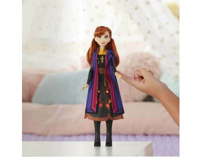 Hasbro Frozen 2 Svítící Anna
