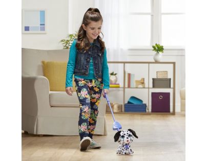 Hasbro FurReal Friends Peealots velký pes