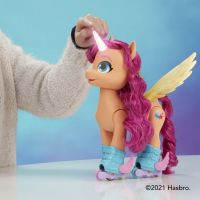 Hasbro My Little Pony Figurka Sunny zpívá a bruslí 3