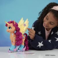 Hasbro My Little Pony Figurka Sunny zpívá a bruslí 4