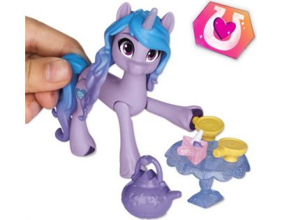 Hasbro My Little Pony Izzy Moonbow Čajová párty hrací set