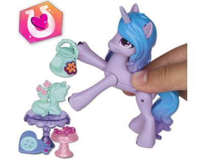 Hasbro My Little Pony Izzy Moonbow Čajová párty hrací set