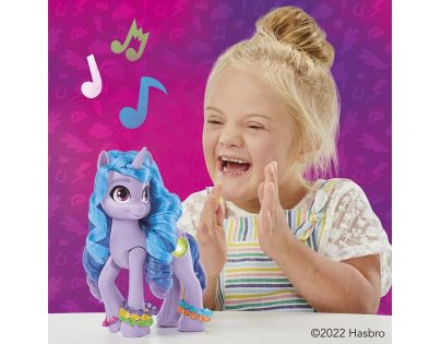 Hasbro My Little Pony Izzy objev v sobě jiskru