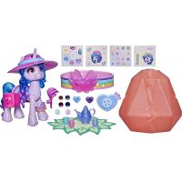 Hasbro My Little Pony Křišťálové dobrodružství s poníky Izzy Moonbow