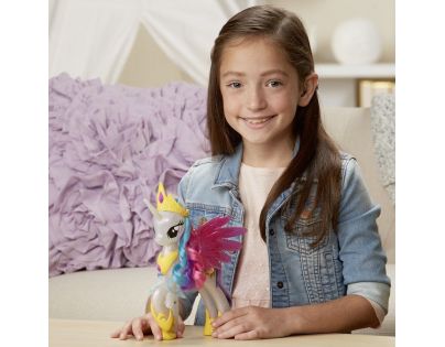 Hasbro My Little Pony MLP Zářící princezna Celestia