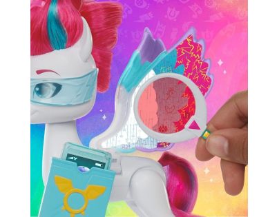 Hasbro My Little Pony Poník s křídly figurka 14 cm Zipp Storm
