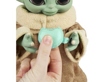 Hasbro Star Wars Interaktivní figurka Mandalorian Galactic Snackin' Grogu