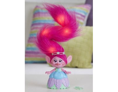 Hasbro Trollové Poppy s extra dlouhými svítícími vlasy