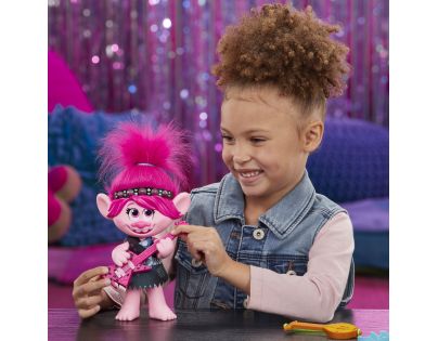 Hasbro Trolls zpívající figurka Poppy s rockovým příslušenstvím