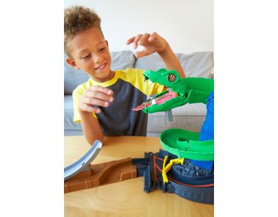 Hot Wheels City Zatoč s kobrou
