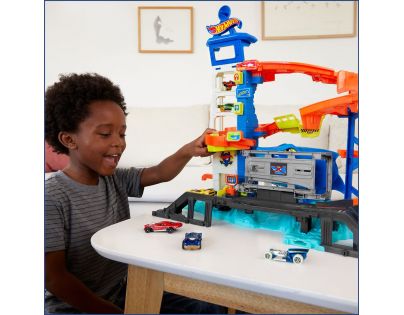 Hot Wheels City žraločí úder