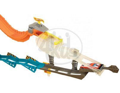 Hot Wheels W2104 Jízda po zdi základní sada - Downhill Flip Drop
