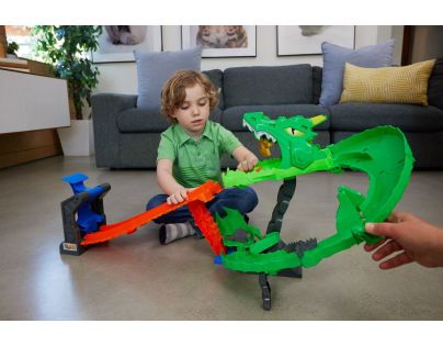 Hot Wheels Monster Trucks dráha dračí zkáza