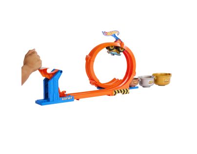 Hot Wheels Monster Trucks dráha se smyčkou a Bigfootem