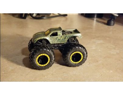Hot Wheels Monster trucks kaskadérské kousky Tactical Unit