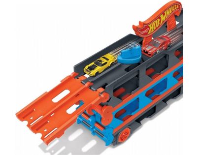 Hot Wheels nadupaný tahač