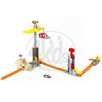 Hot Wheels P7613 Trick Track Spin Wrecker 2